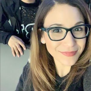 Meet your Posher, Laura